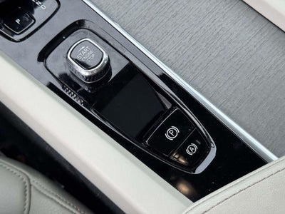 2024 Volvo S60 B5 Plus Dark Theme