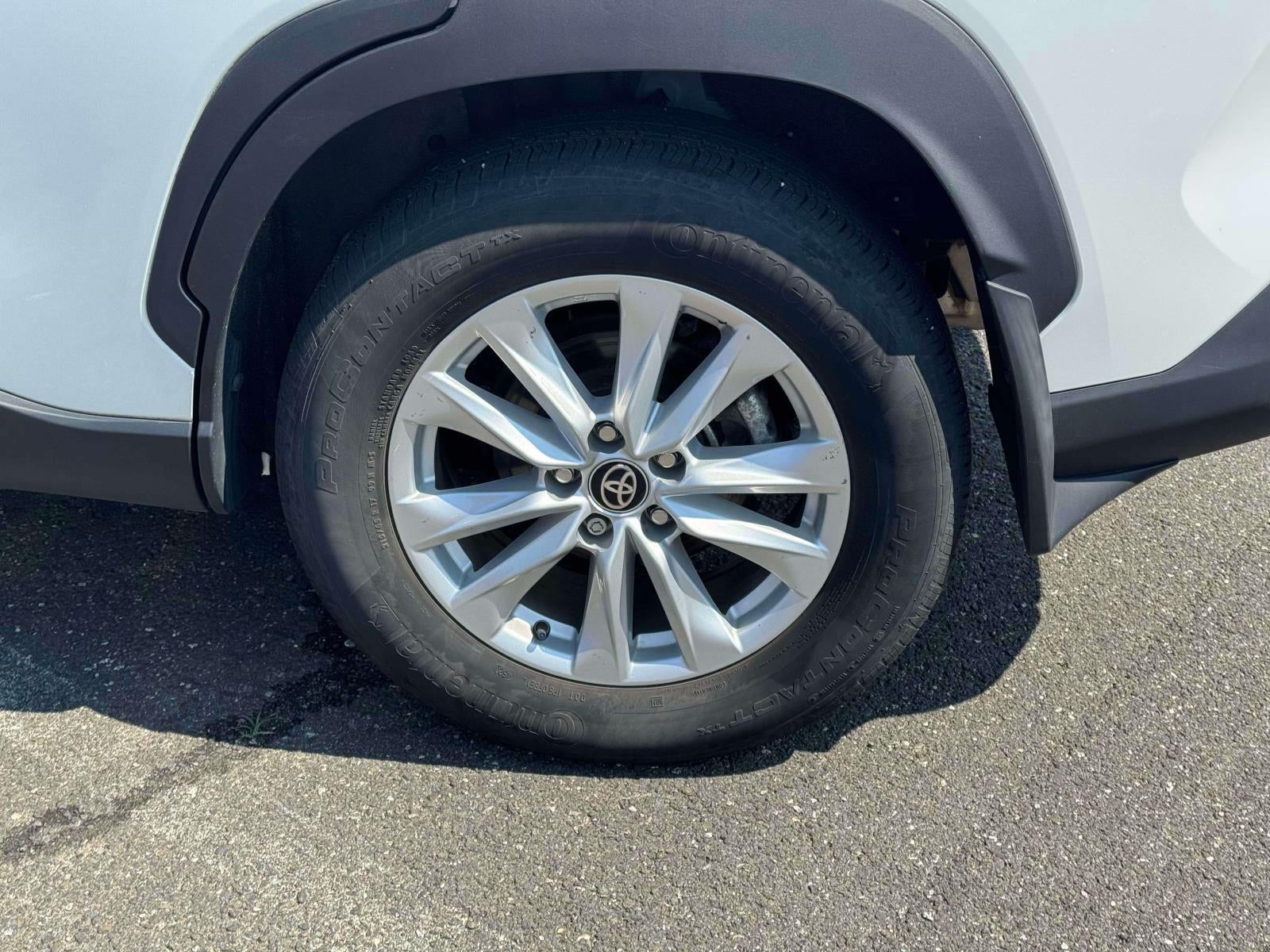 2024 Toyota Corolla Cross LE