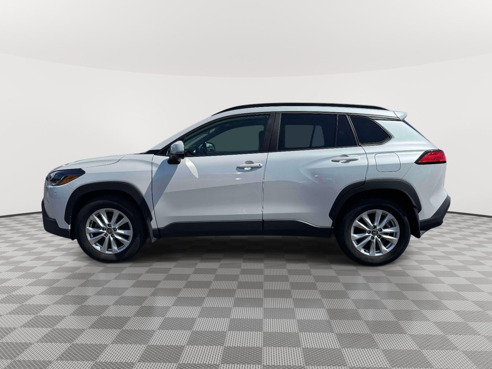 2024 Toyota Corolla Cross LE