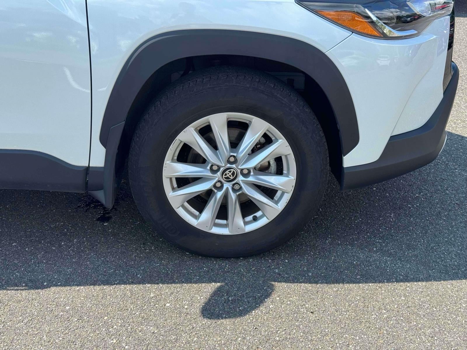 2024 Toyota Corolla Cross LE