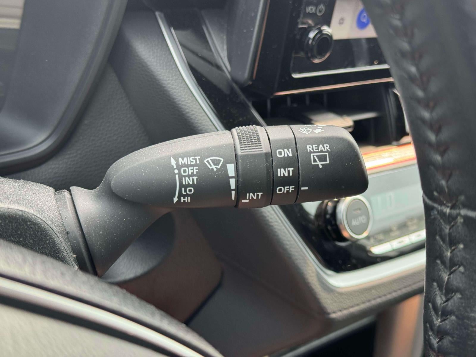 2024 Toyota Corolla Cross Hybrid SE