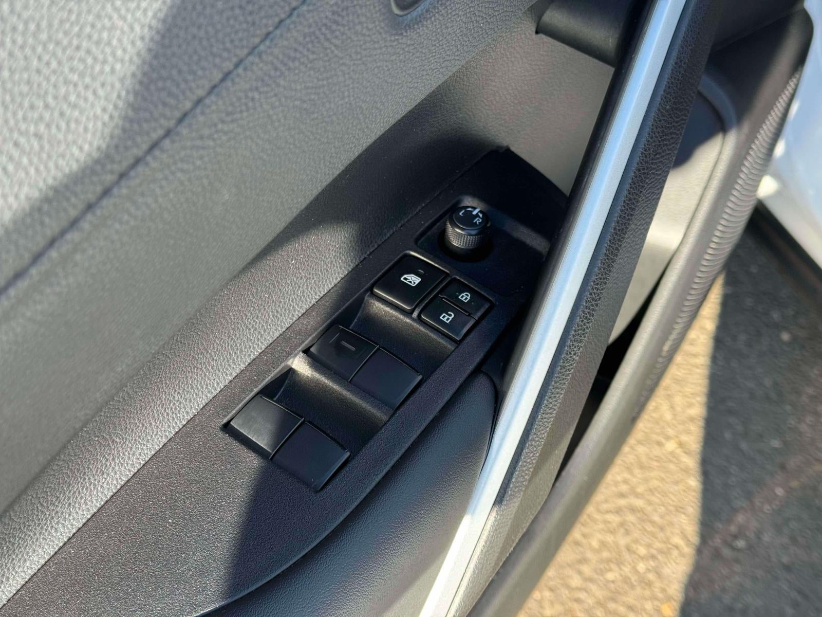 2025 Toyota Corolla Cross Hybrid XSE