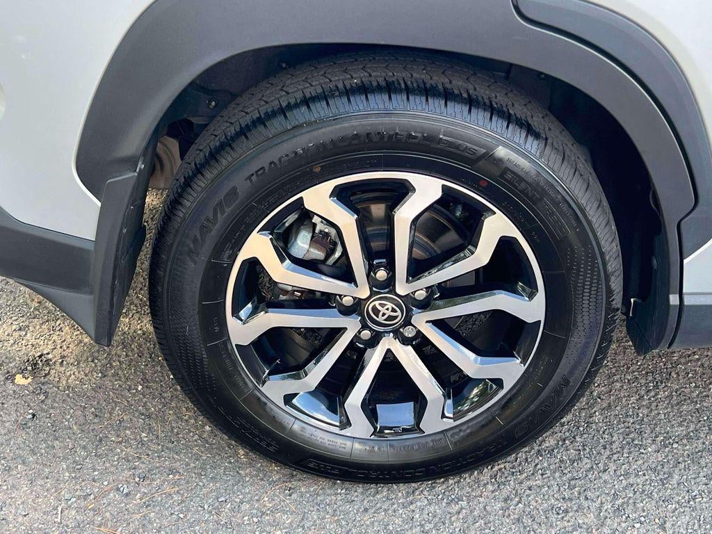 2024 Toyota Corolla Cross Hybrid SE