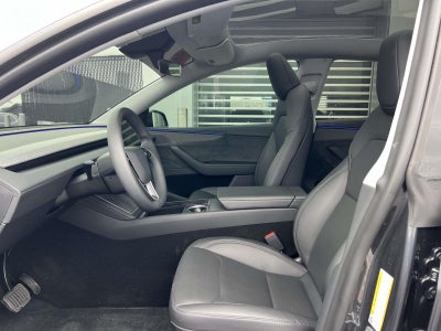 2026 Tesla Model Y Rear-Wheel Drive