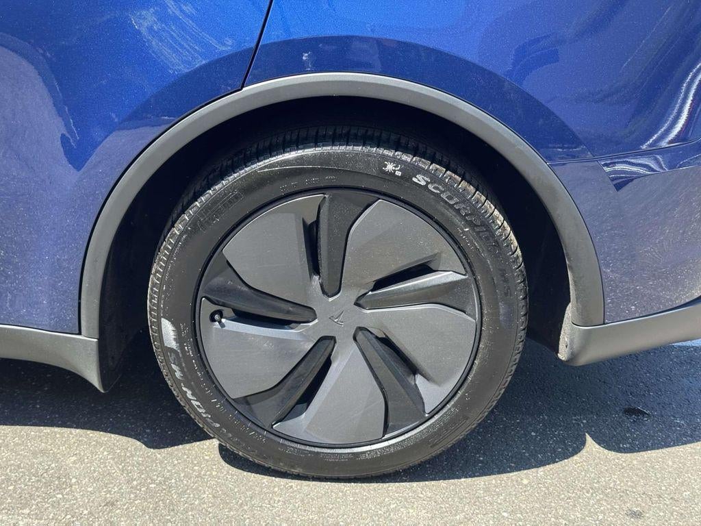 2026 Tesla Model Y Premium Rear-Wheel Drive