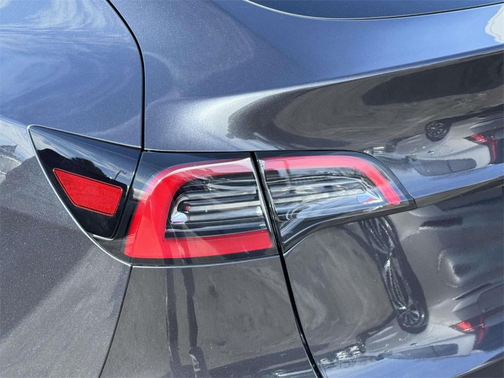 2025 Tesla Model Y Long Range Dual Motor All-Wheel Drive