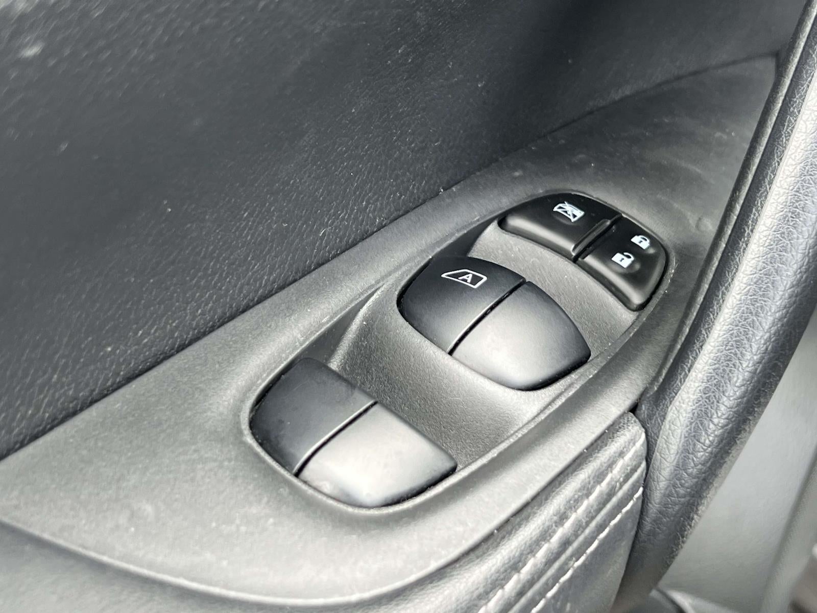 2022 Nissan Rogue Sport SL AWD Xtronic CVT