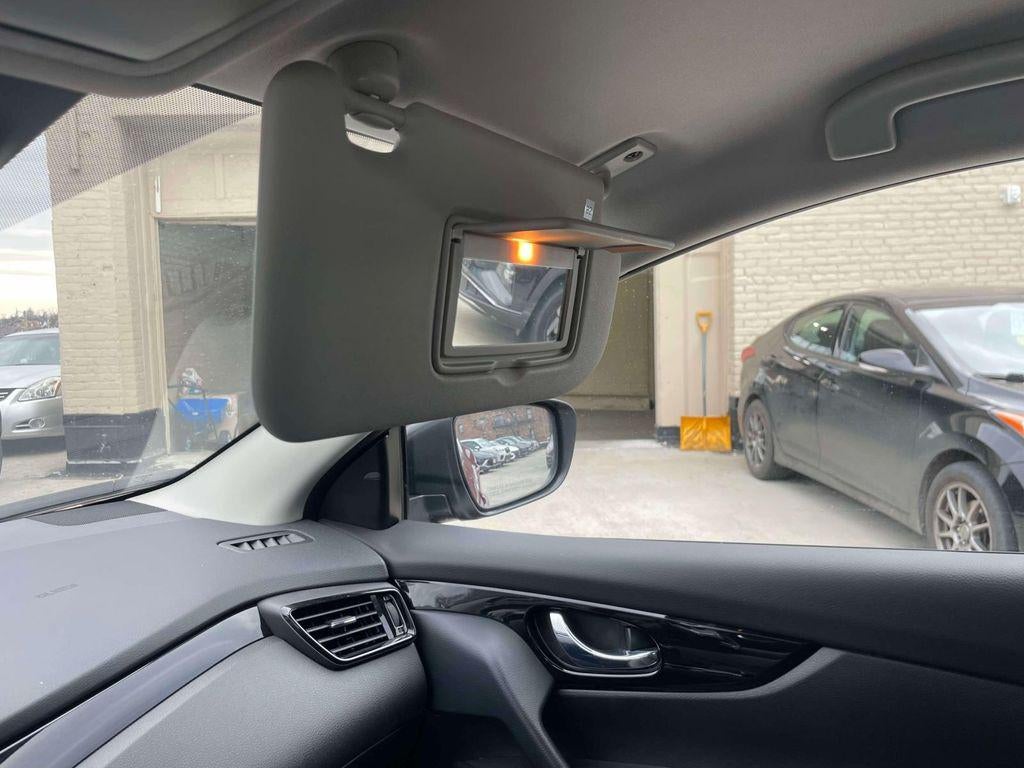 2022 Nissan Rogue Sport SL AWD Xtronic CVT