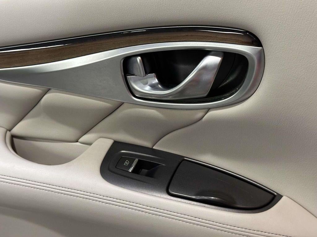 2011 INFINITI M37x X
