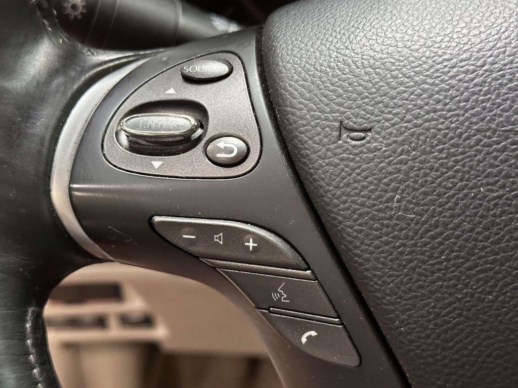 2011 INFINITI M37x X