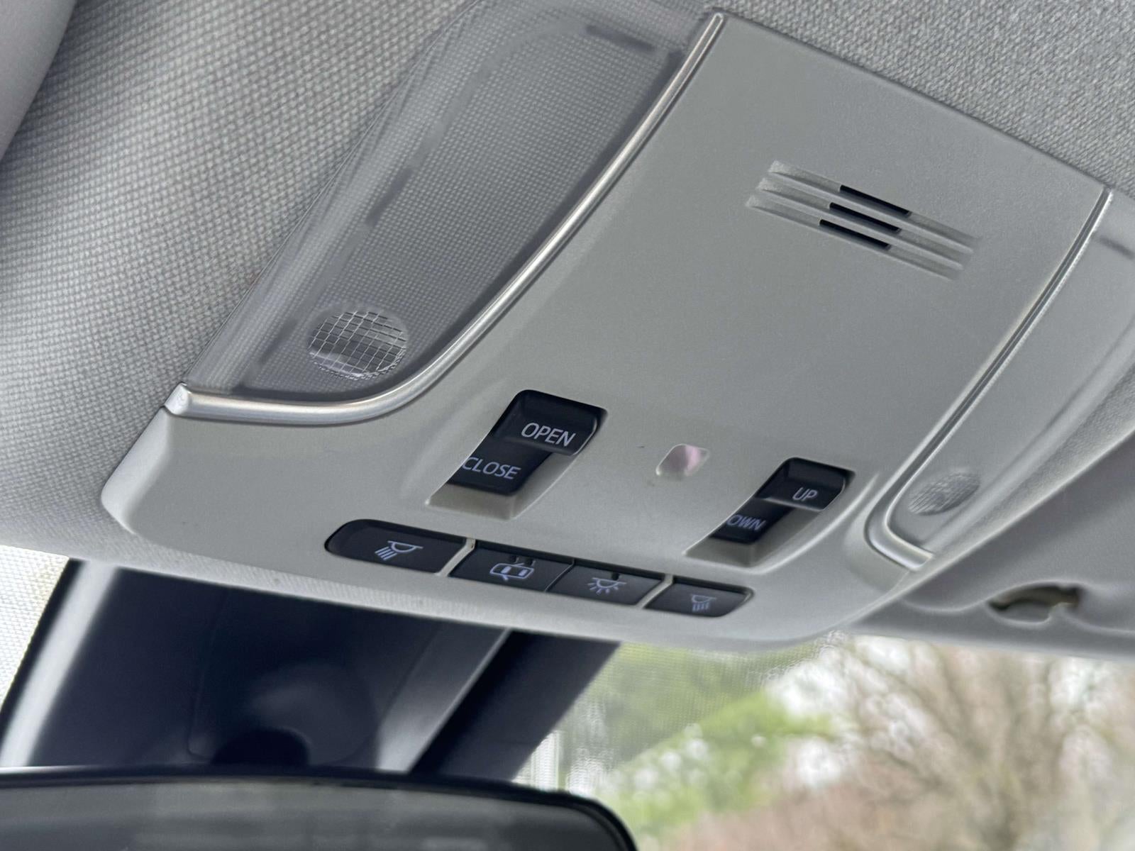 2016 Toyota Prius Three