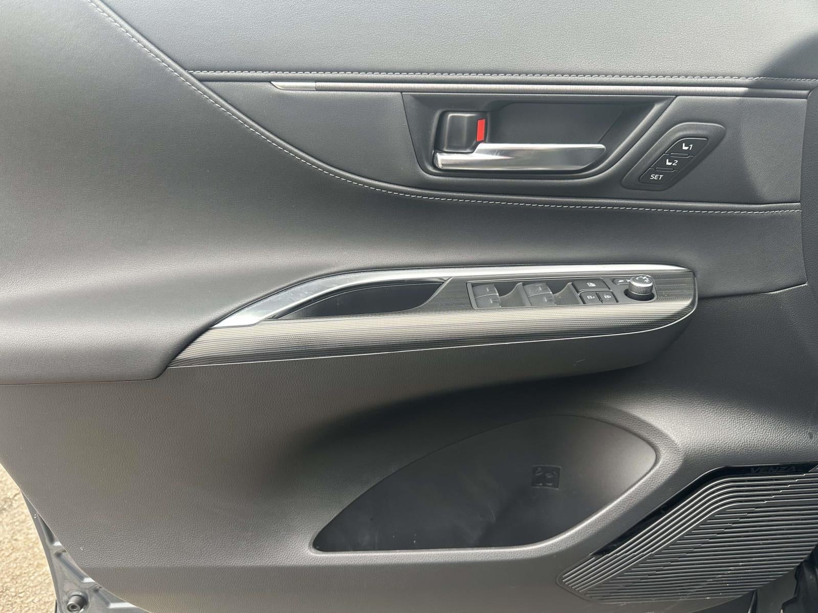 2023 Toyota Venza XLE