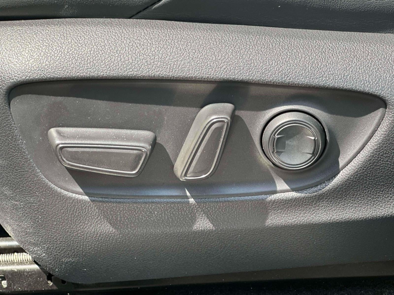 2023 Toyota Venza XLE