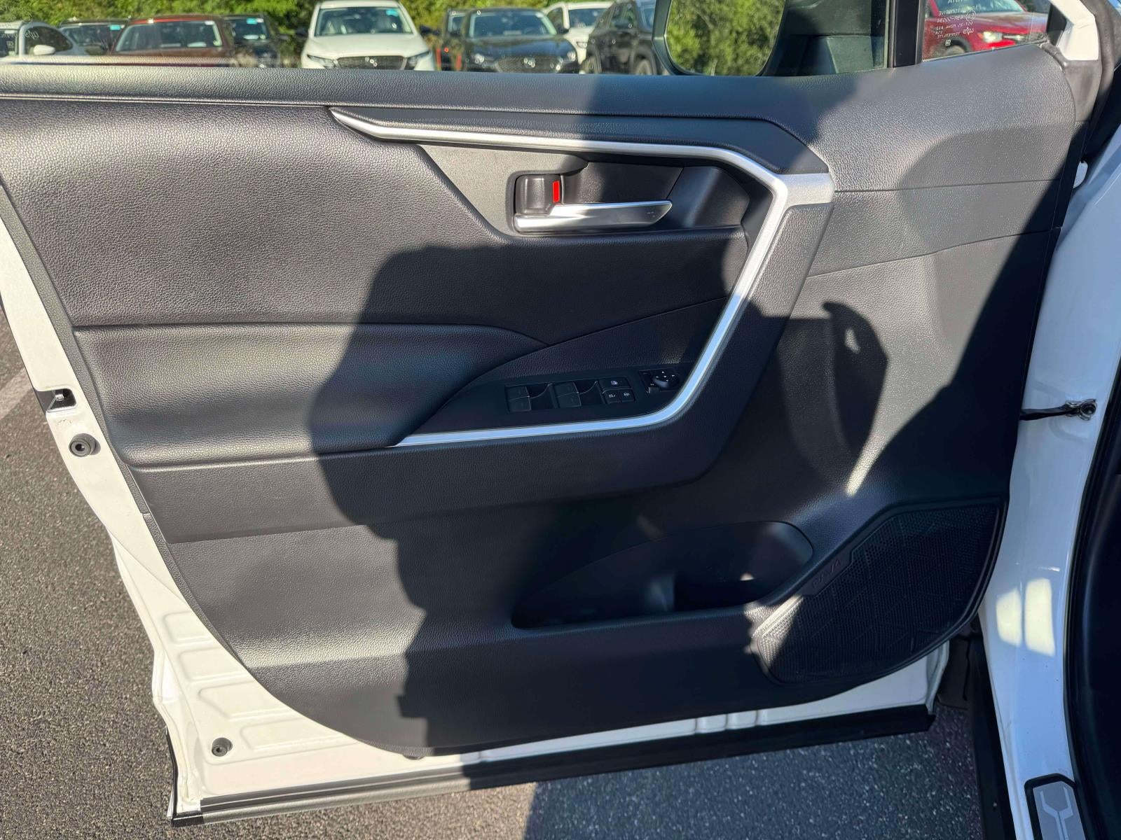 2023 Toyota RAV4 Hybrid SE