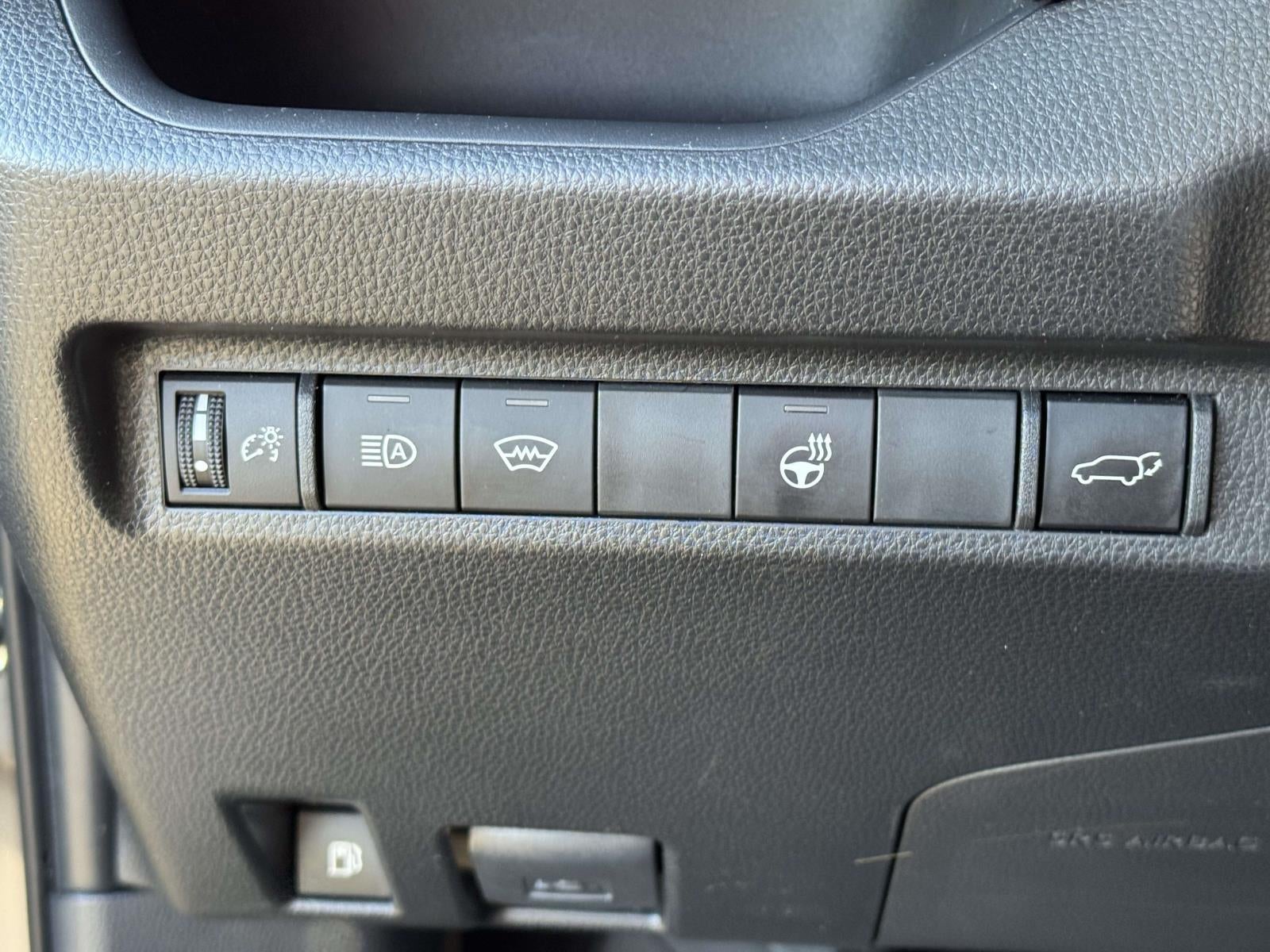 2024 Toyota RAV4 Prime SE