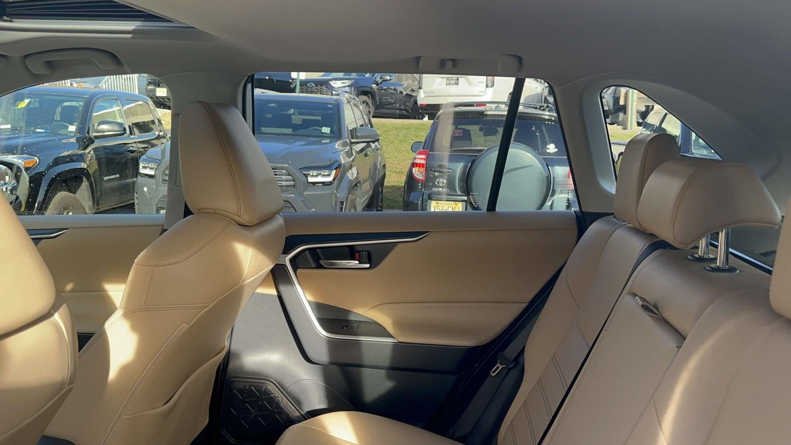 2021 Toyota RAV4 Hybrid XLE Premium