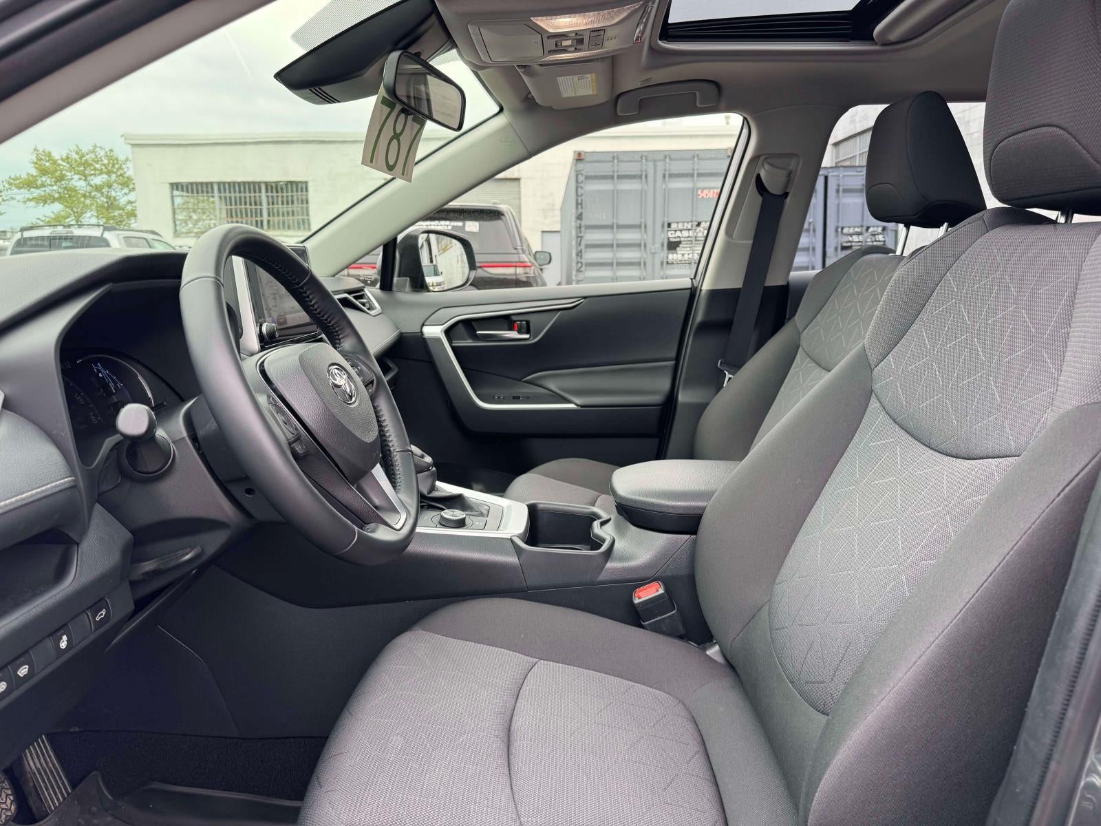 2025 Toyota RAV4 Hybrid XLE