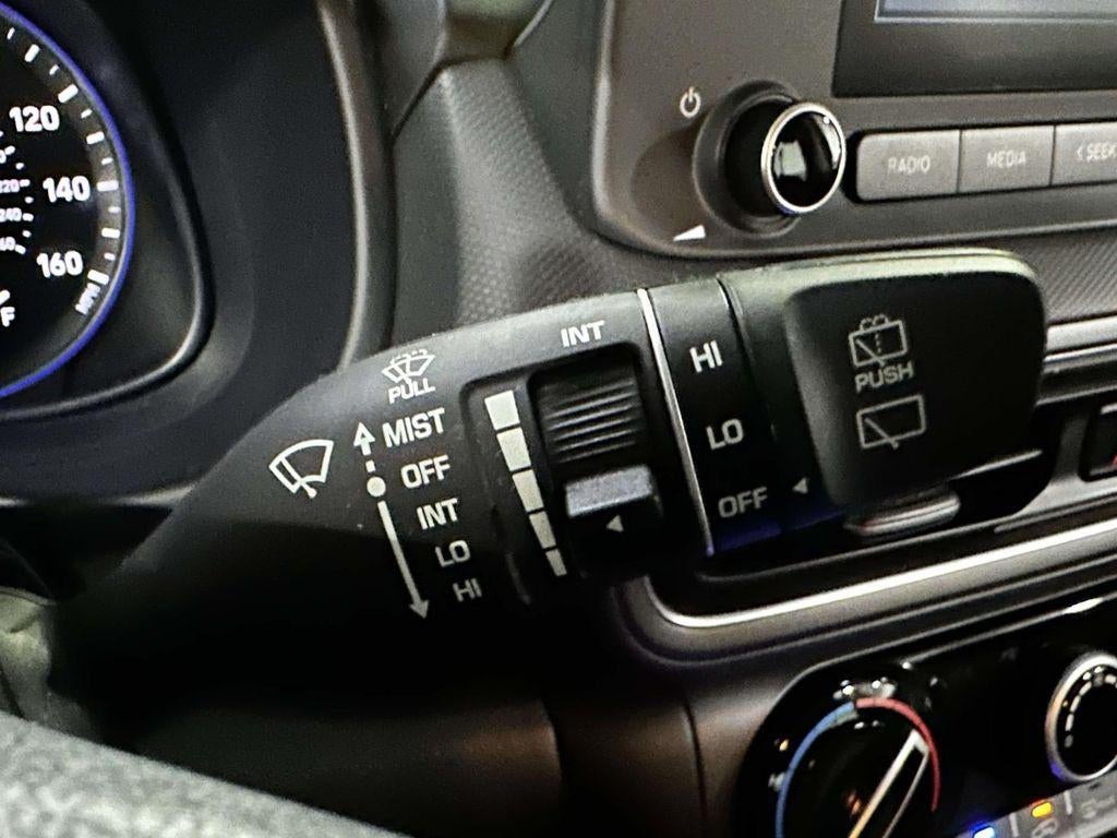 2023 Hyundai Kona SE