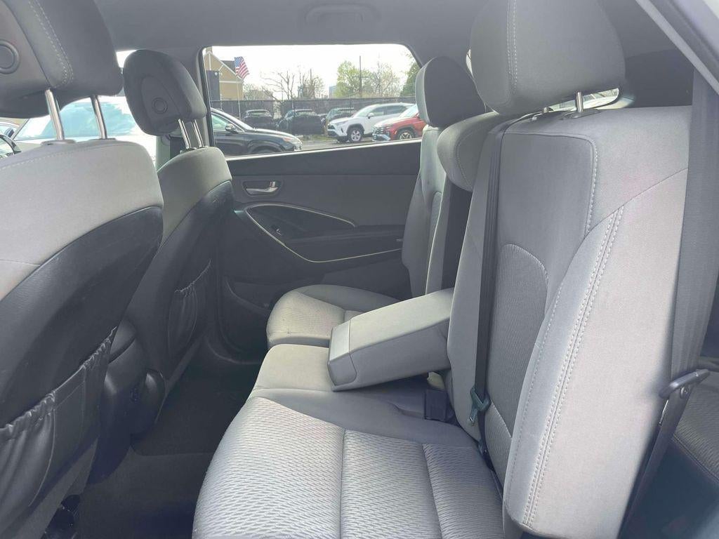 2017 Hyundai Santa Fe SE