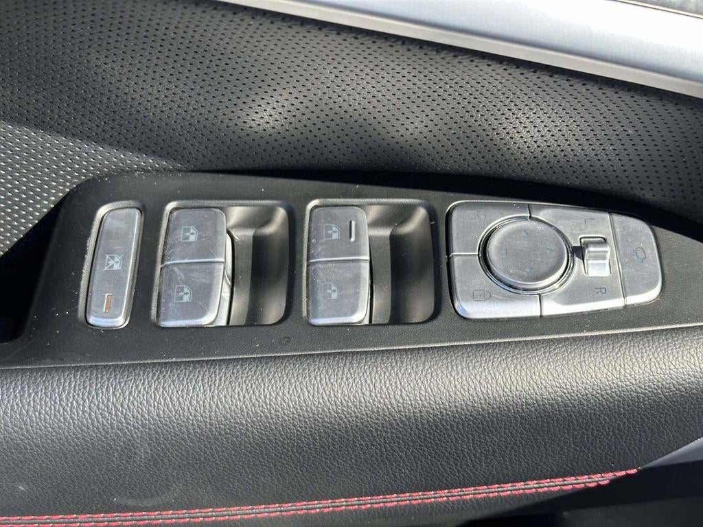 2023 Genesis G70 2.0T AWD