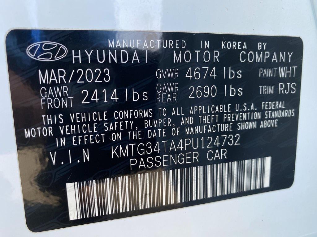 2023 Genesis G70 2.0T RWD