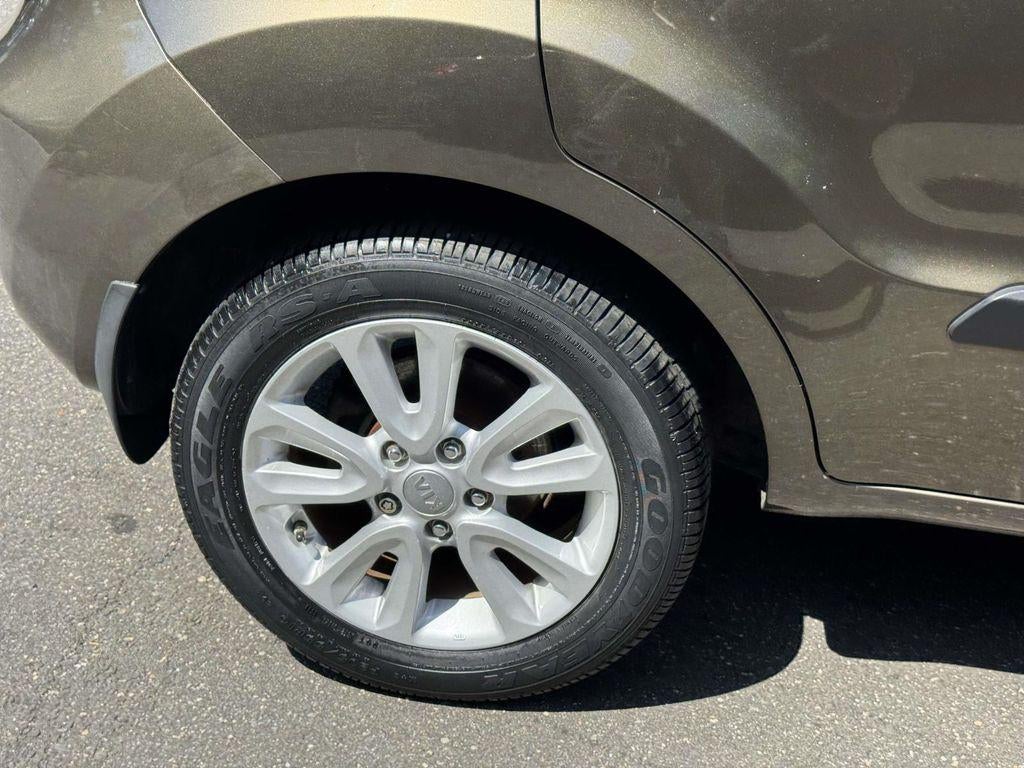 2012 Kia Soul +