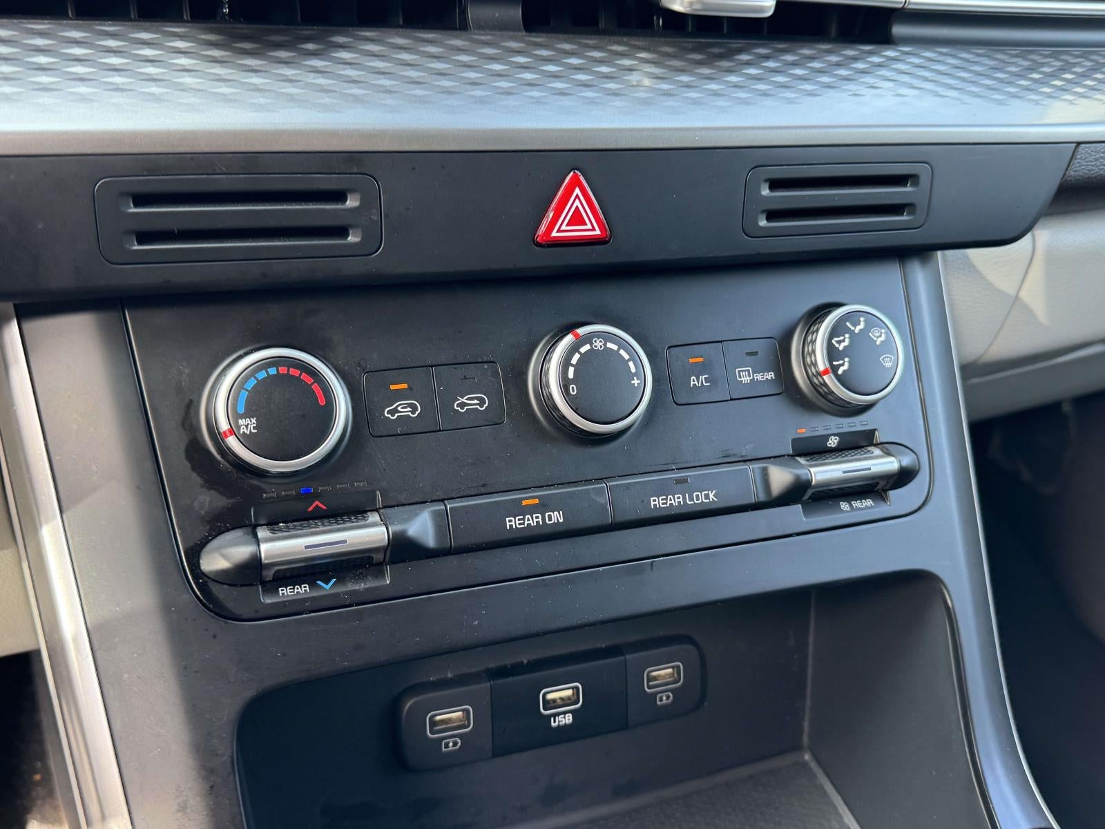 2024 Kia Carnival MPV LX Seat Package