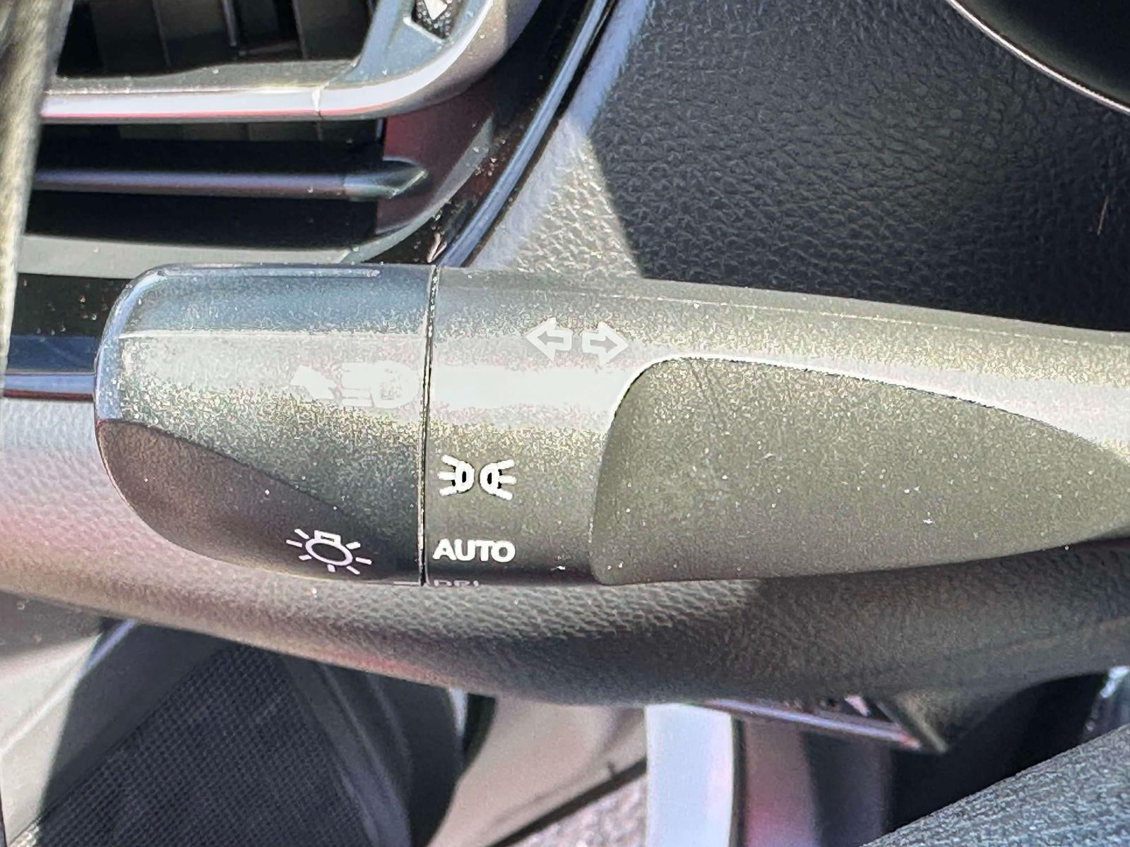 2022 Toyota C-HR XLE