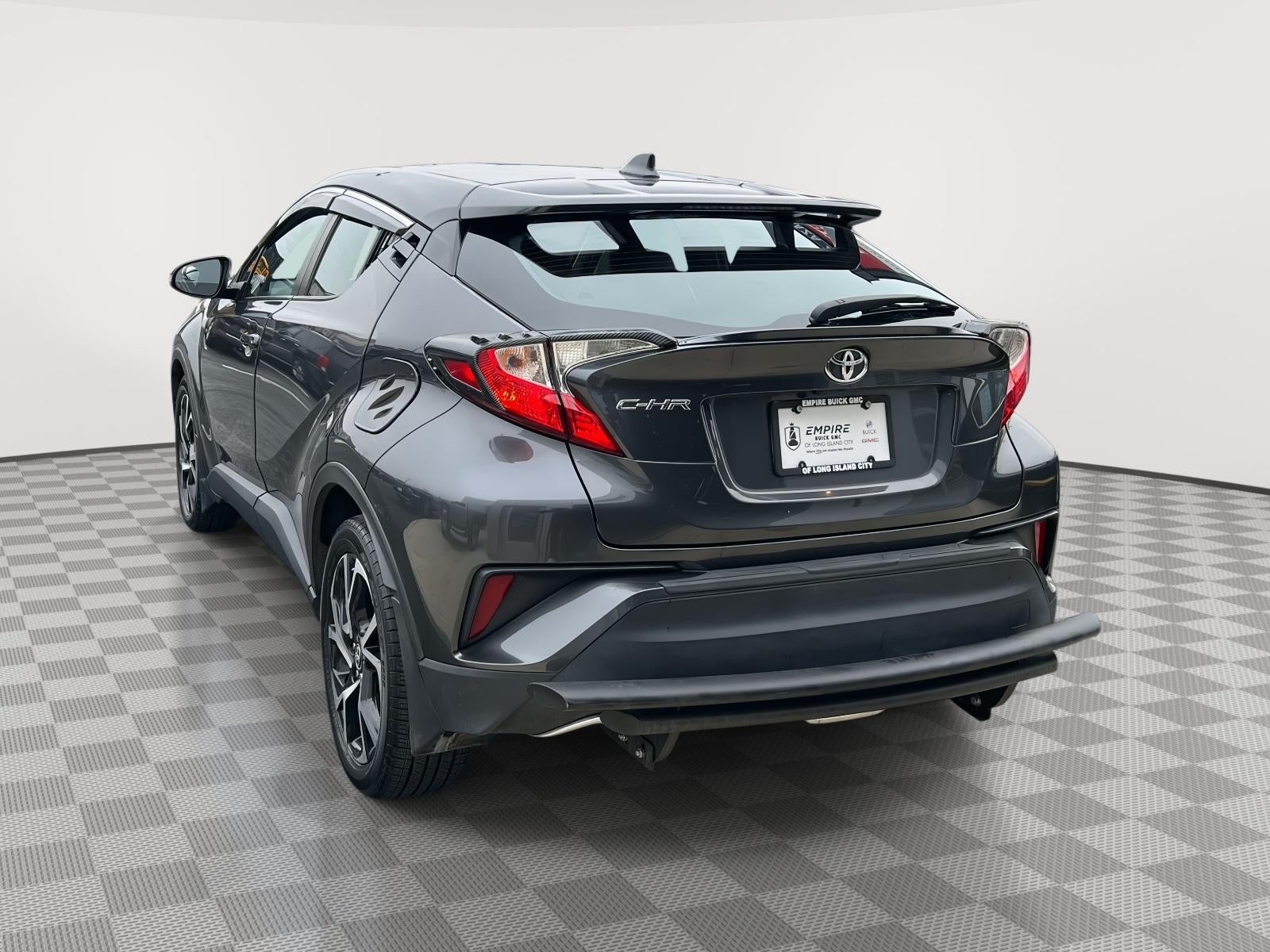 2022 Toyota C-HR XLE