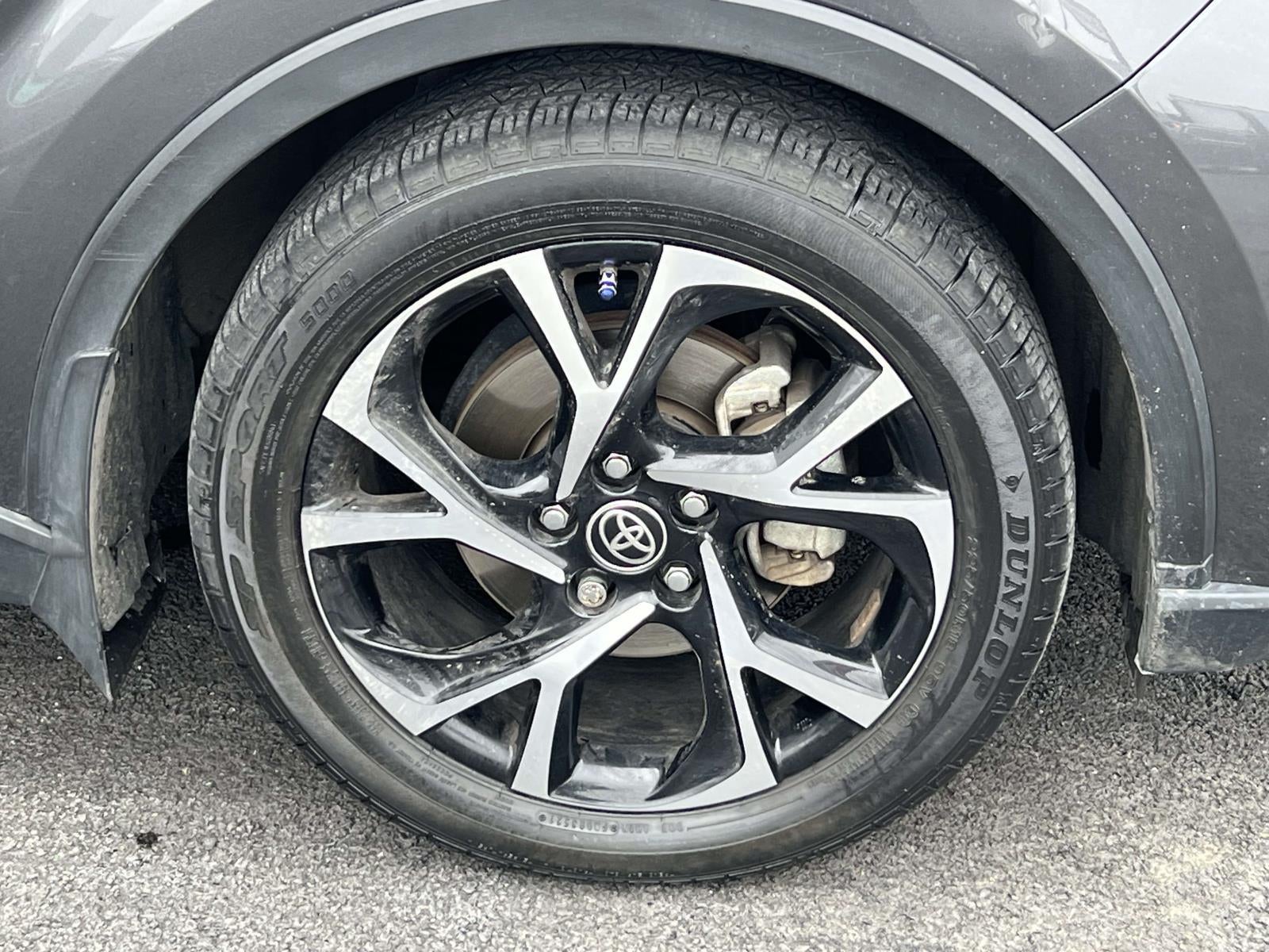 2022 Toyota C-HR XLE