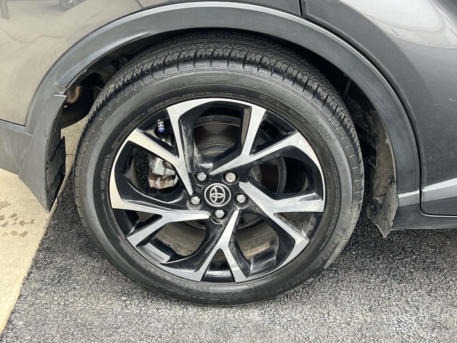 2022 Toyota C-HR XLE