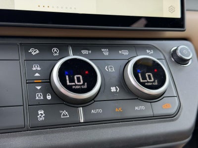 2026 Land Rover Defender P400 X-Dynamic SE