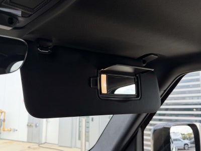 2026 Land Rover Defender P400 X-Dynamic SE