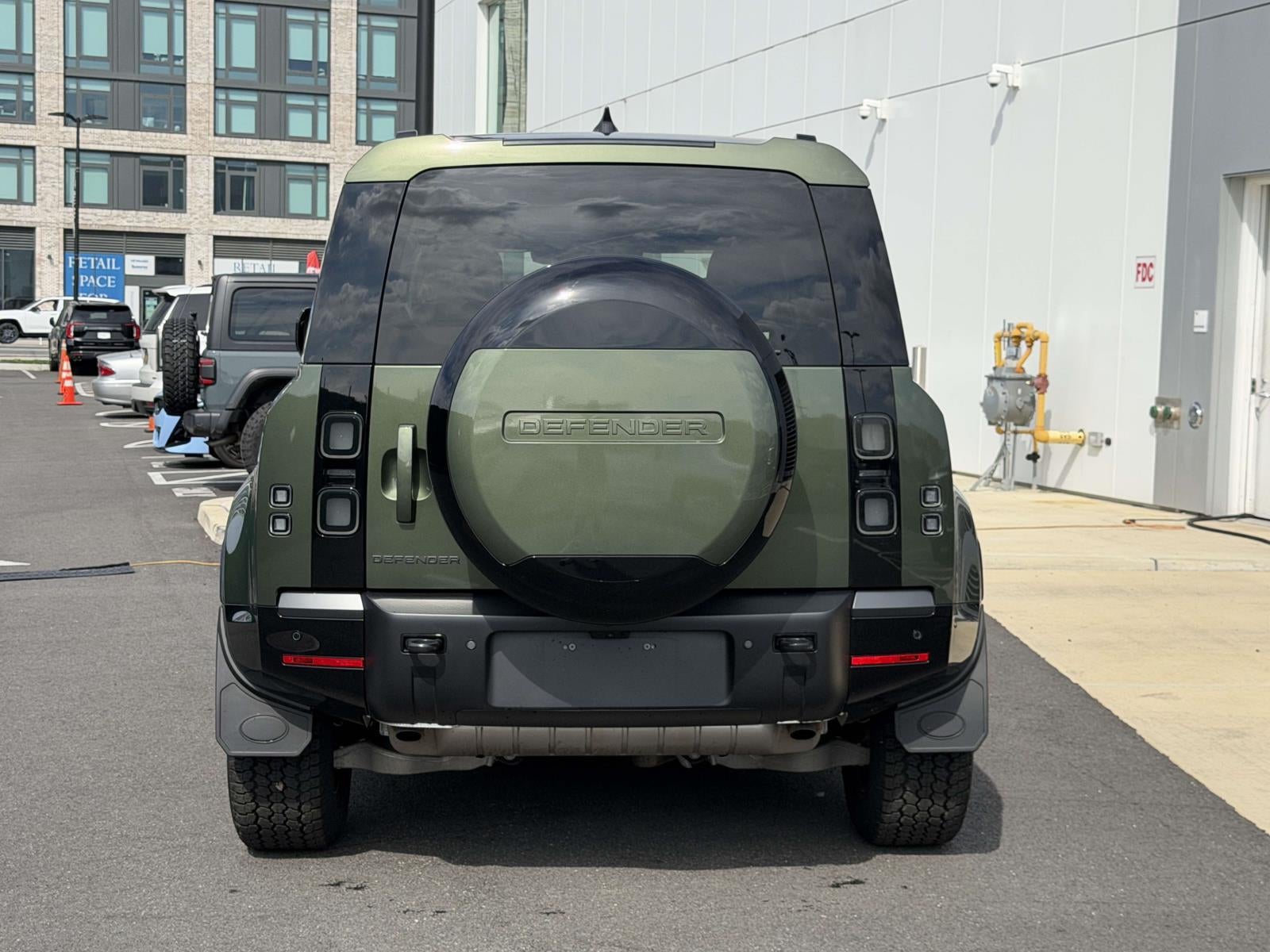 2026 Land Rover Defender P400 X-Dynamic SE