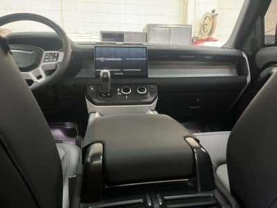 2025 Land Rover Defender 110 P400 S