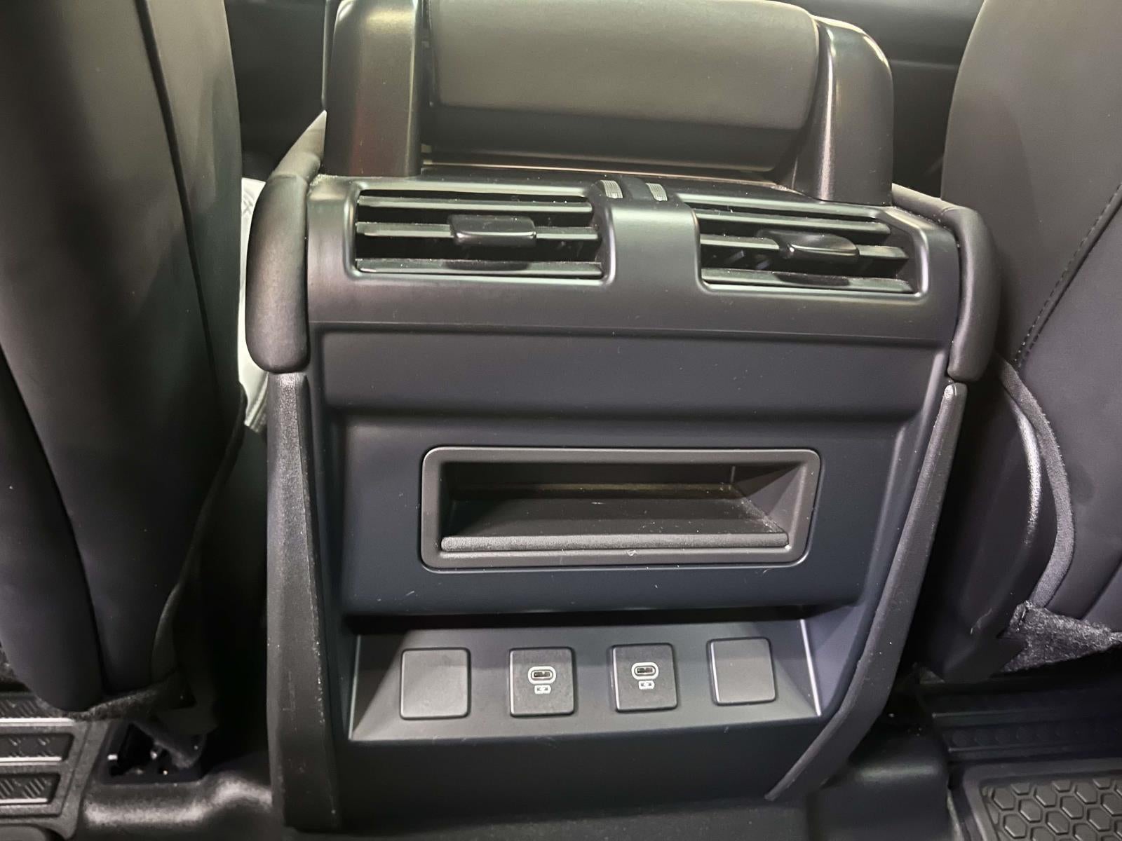 2025 Land Rover Defender 110 P400 S