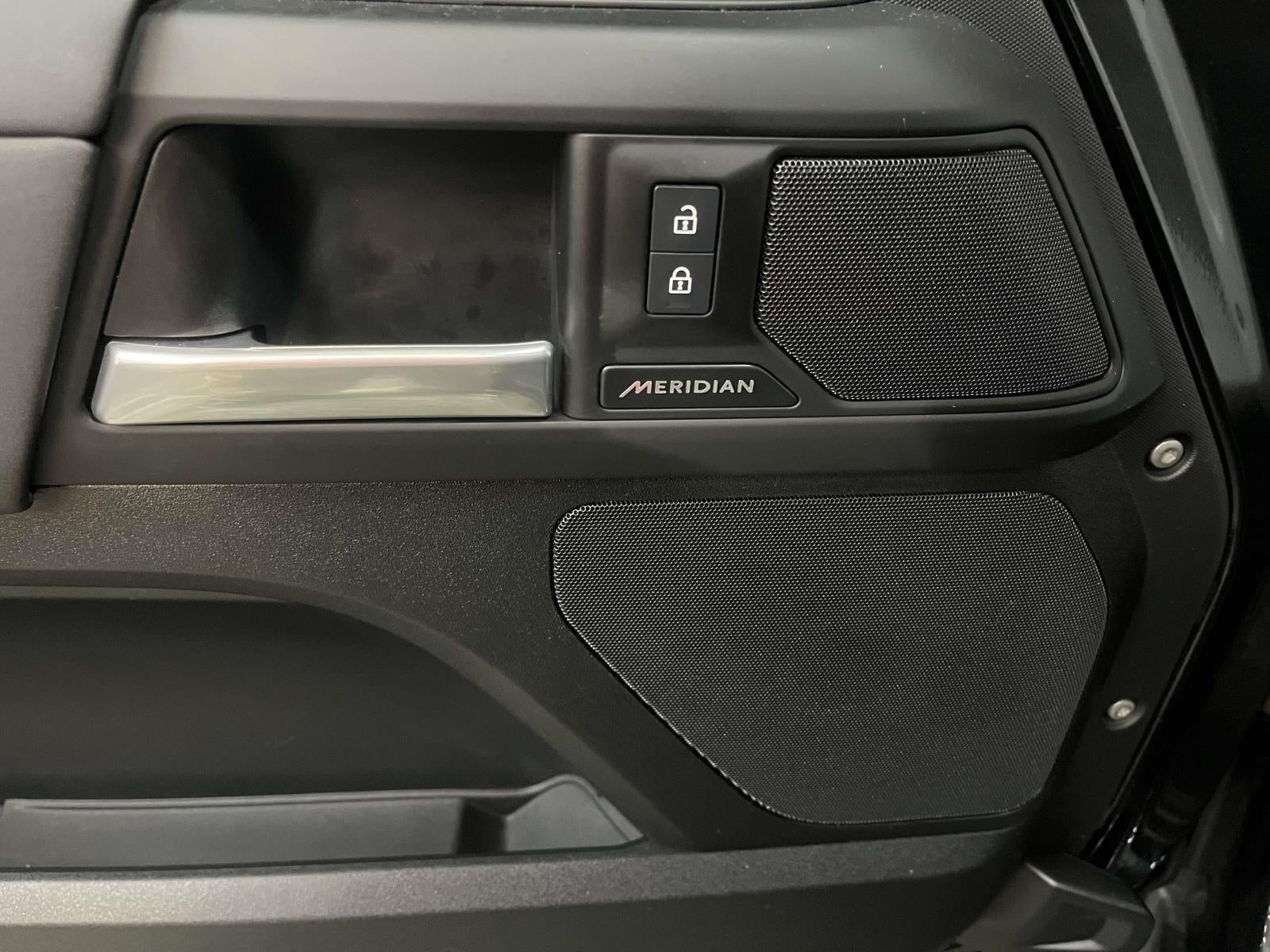 2025 Land Rover Defender 110 P400 S