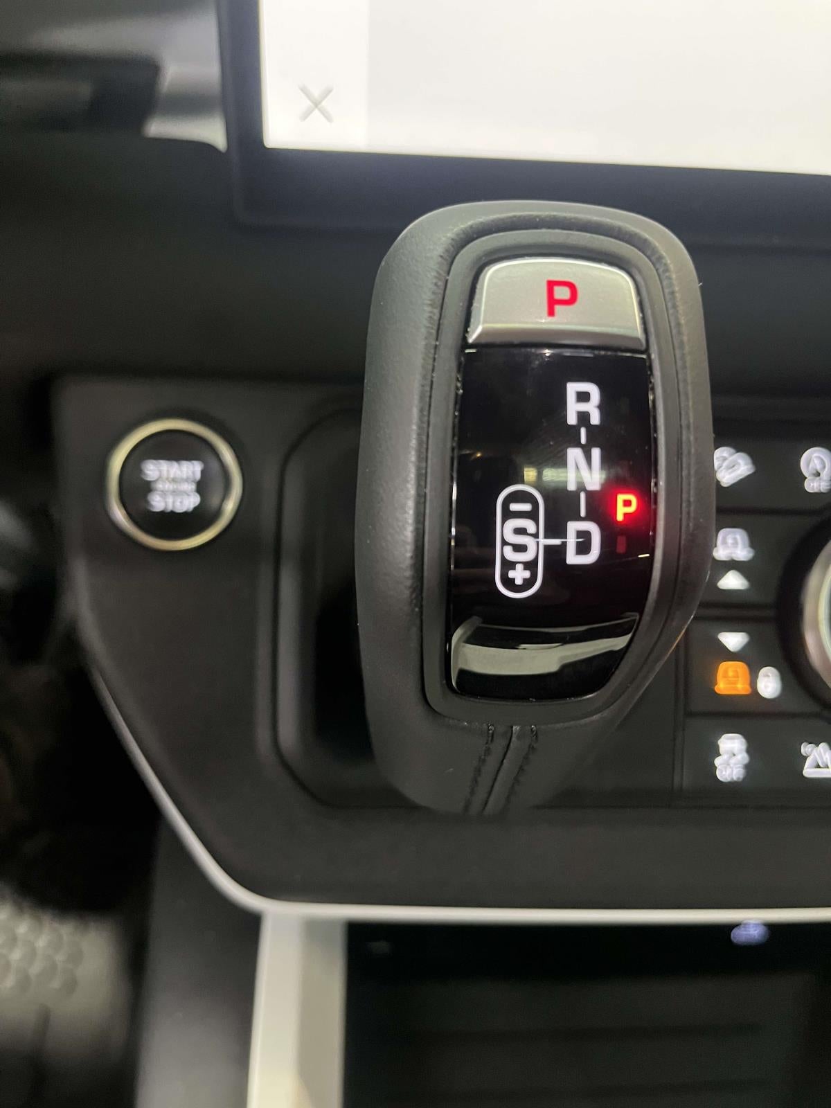 2025 Land Rover Defender 110 P400 S