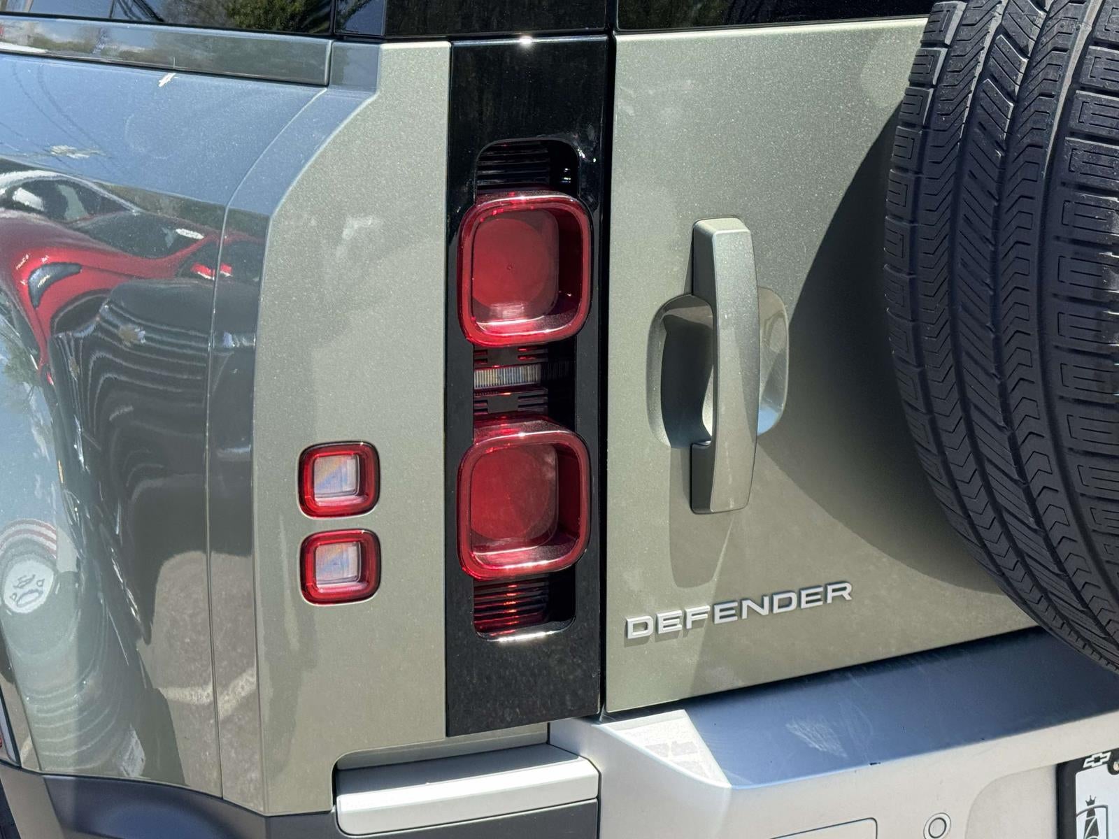 2024 Land Rover Defender 110 P400 S