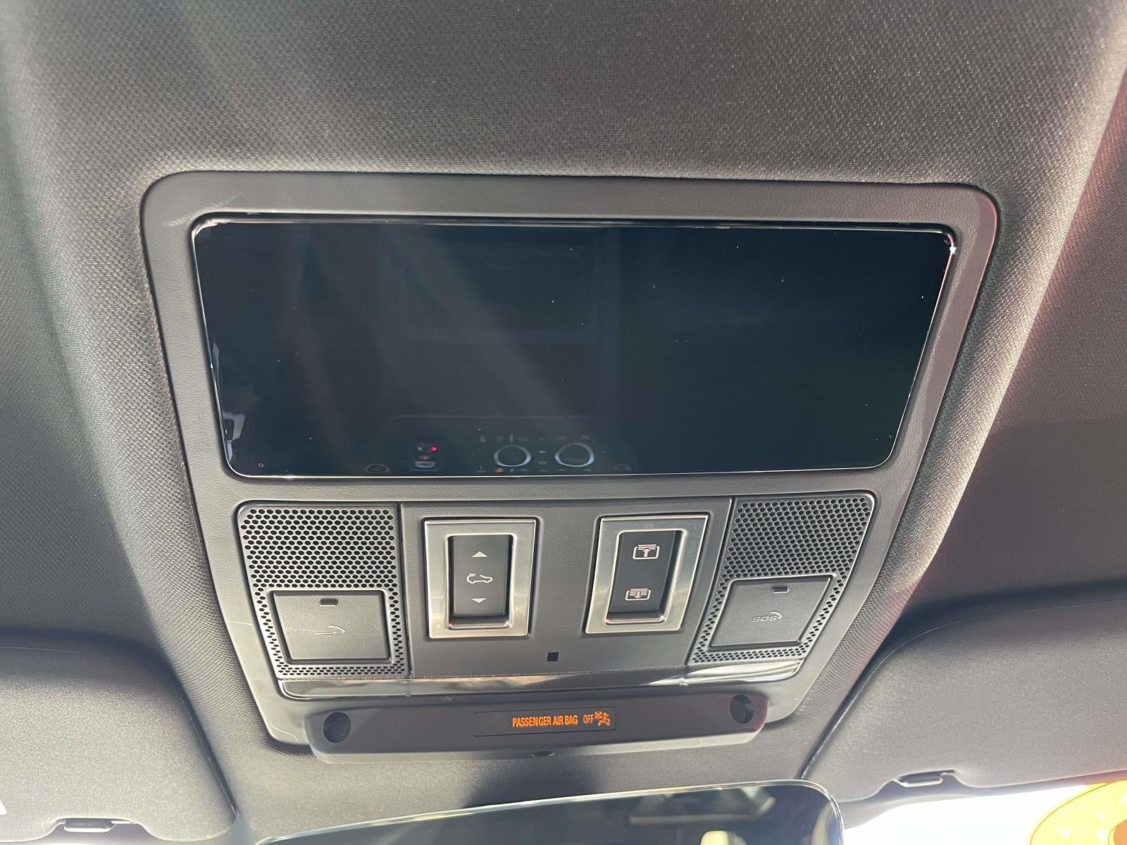 2023 Land Rover Defender 110 S