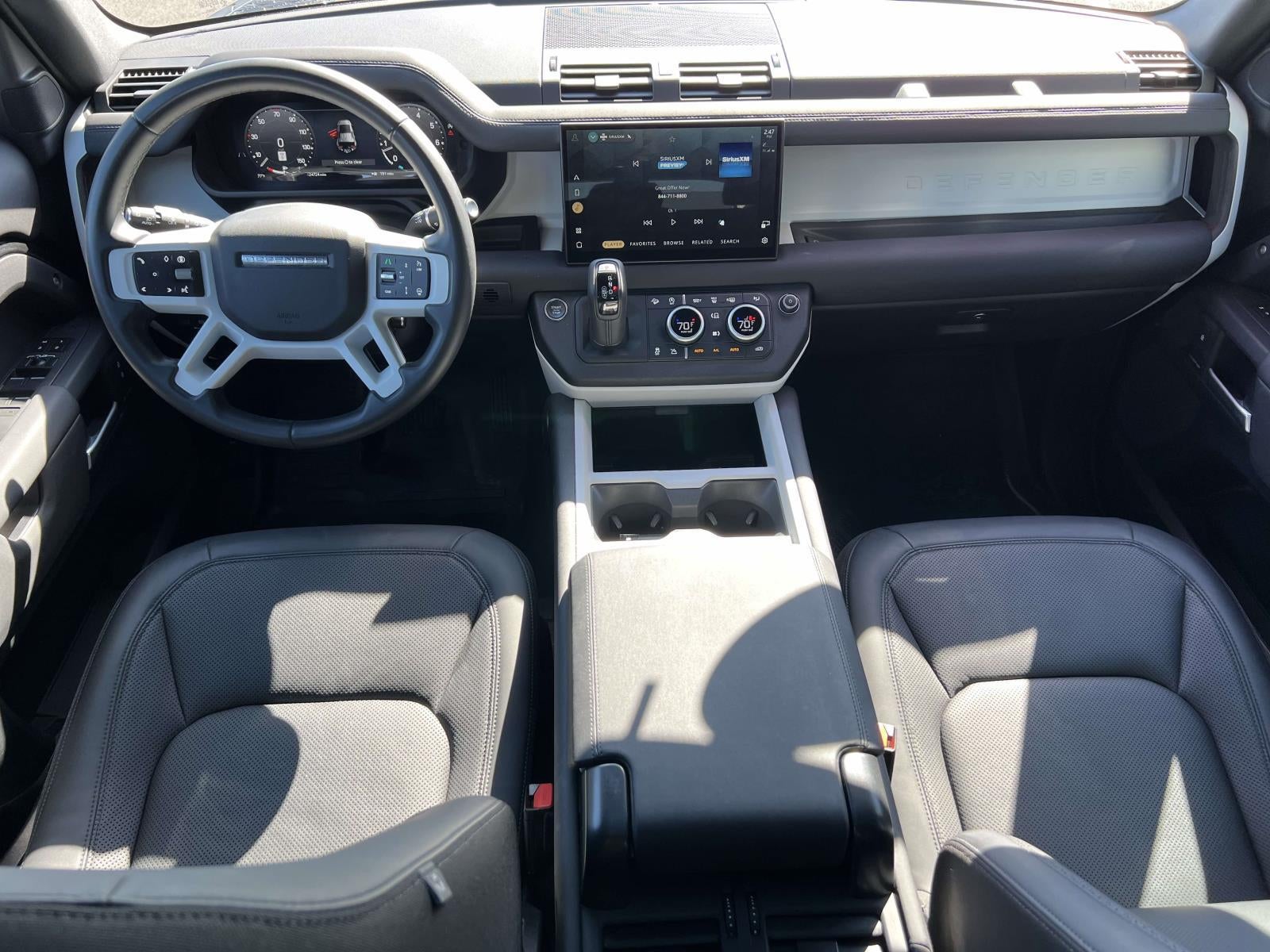 2025 Land Rover Defender 110 P300