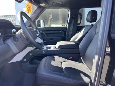 2025 Land Rover Defender 110 P300