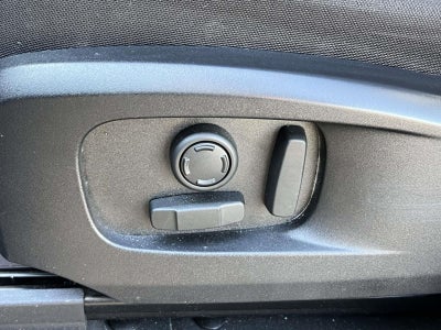 2025 Land Rover Defender 110 P300