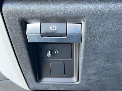 2025 Land Rover Defender 110 P300