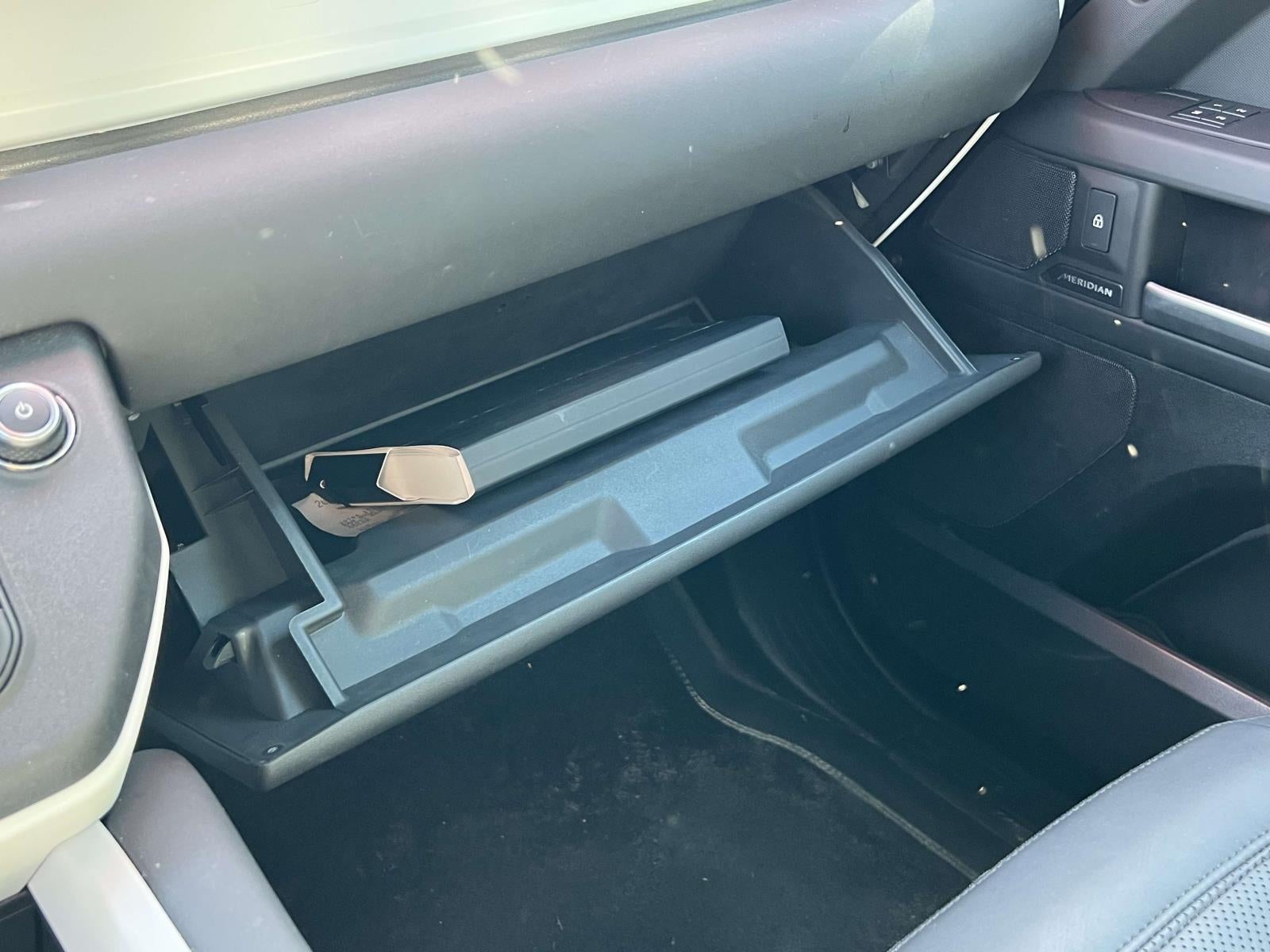 2025 Land Rover Defender 110 P300