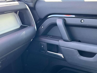 2025 Land Rover Defender 110 P300
