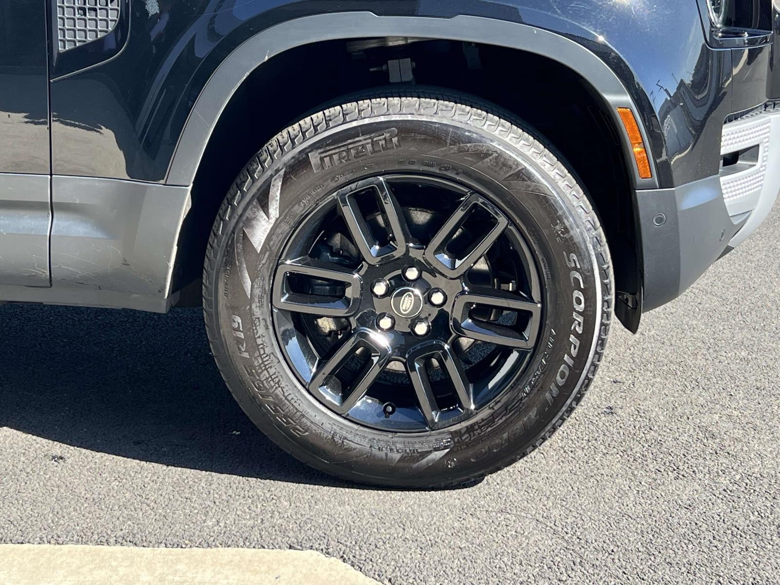 2025 Land Rover Defender 110 P300