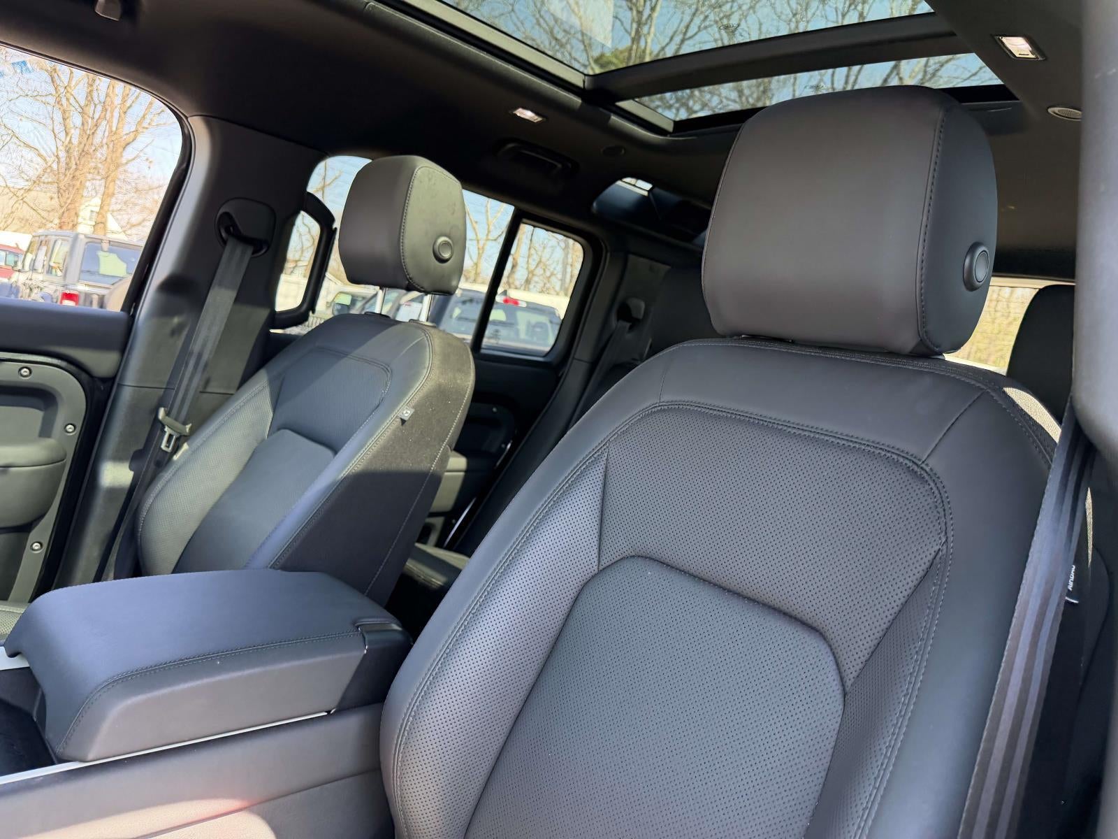 2025 Land Rover Defender 110 P300