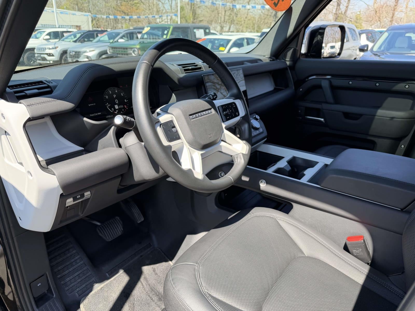 2025 Land Rover Defender 110 P300