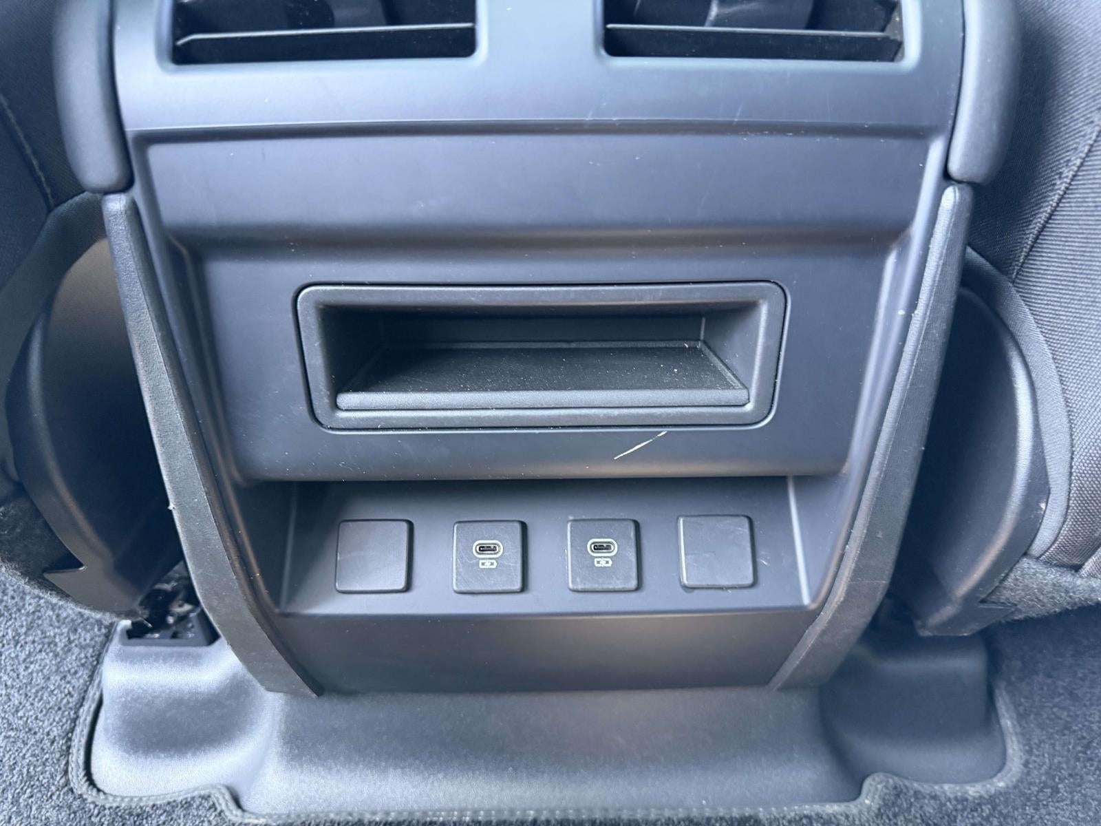 2025 Land Rover Defender 110 P300